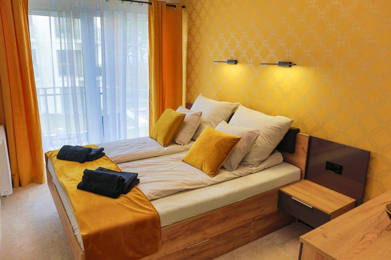 Elegance Yellow W Let's Sea Basen&spa Apartment