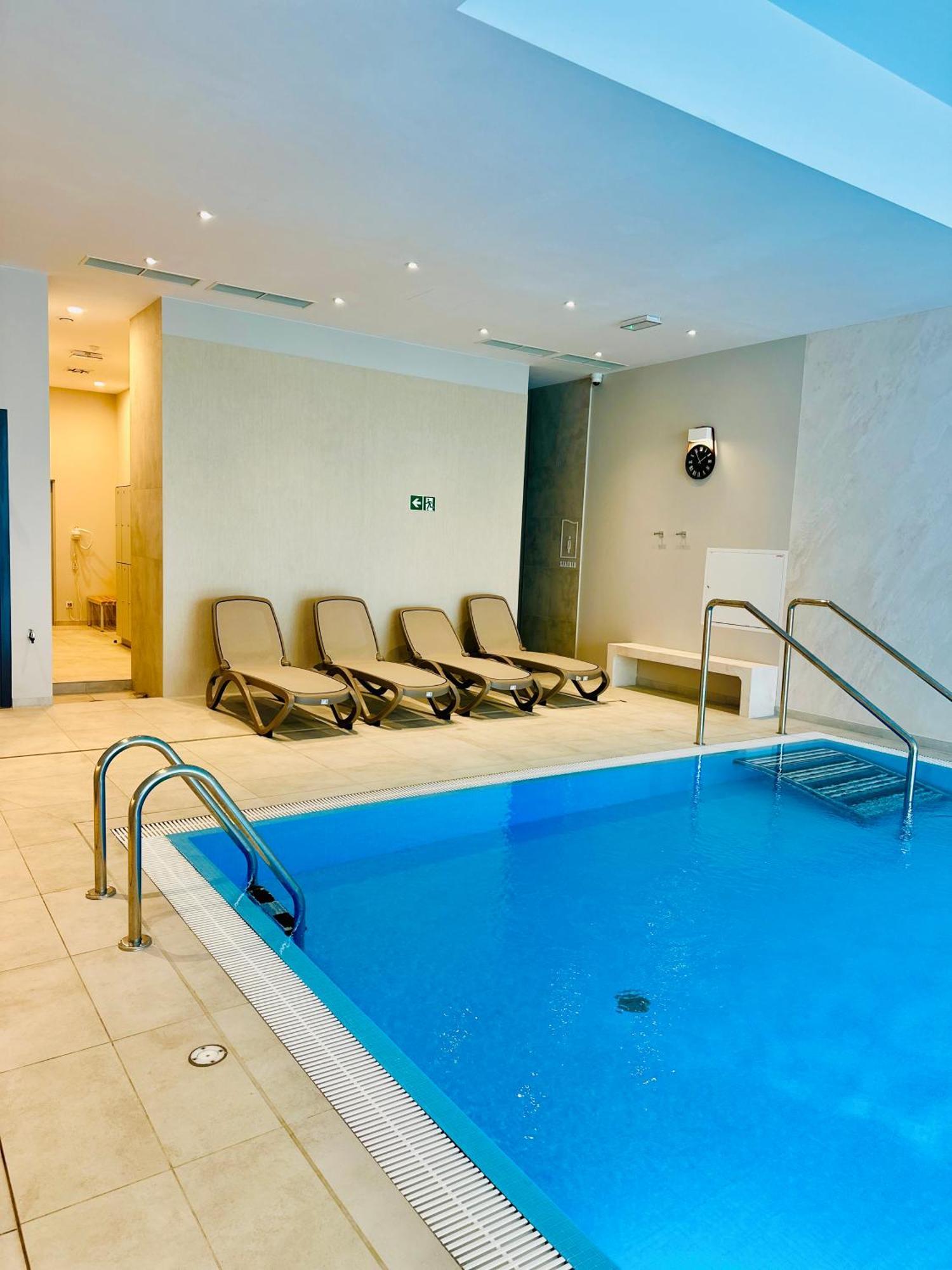 Elegance Yellow W Let's Sea Basen&spa * Gaski (Koszalin)